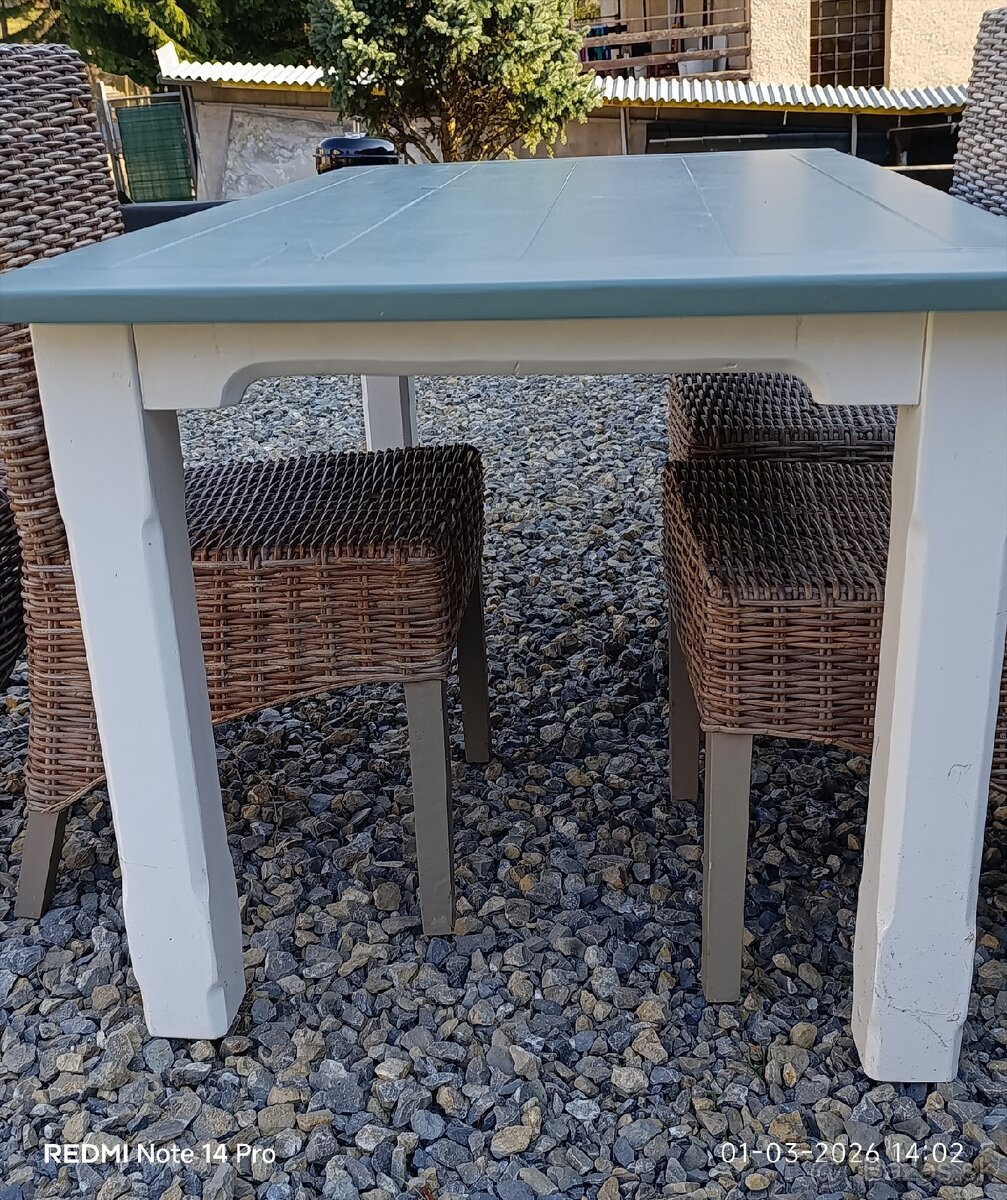 Masívny jedálenský stôl - 7