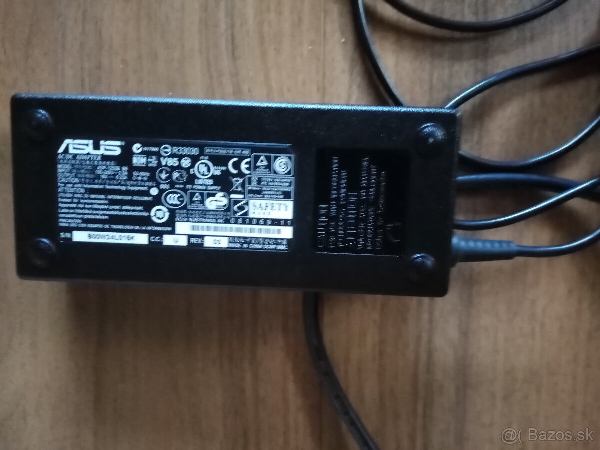 Predám notebook Asus N56V + chladiaca podložka + OS win7 - 7