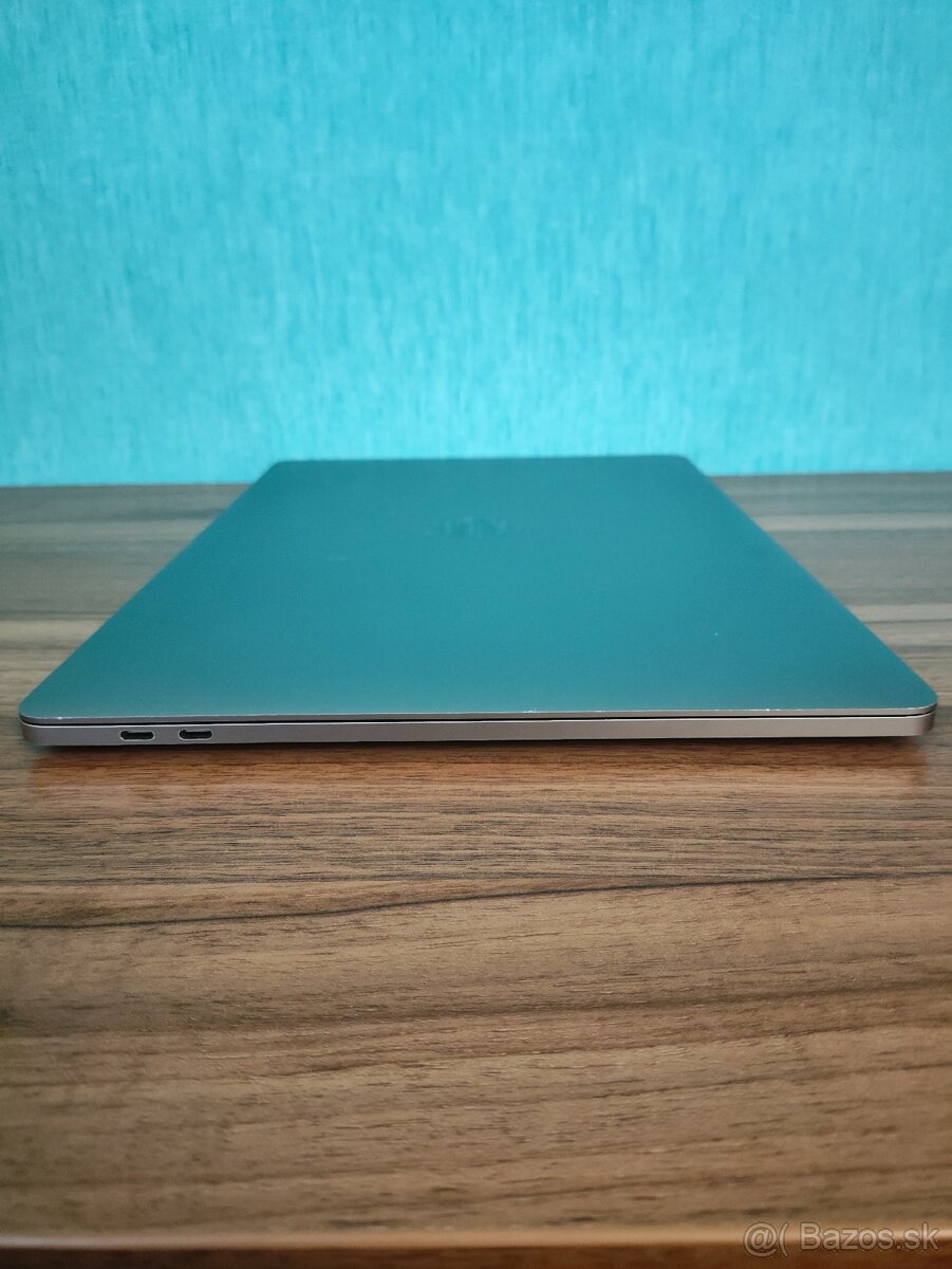 Apple MacBook Pro 15 2017 – i7 / 16GB / 256GB - 7