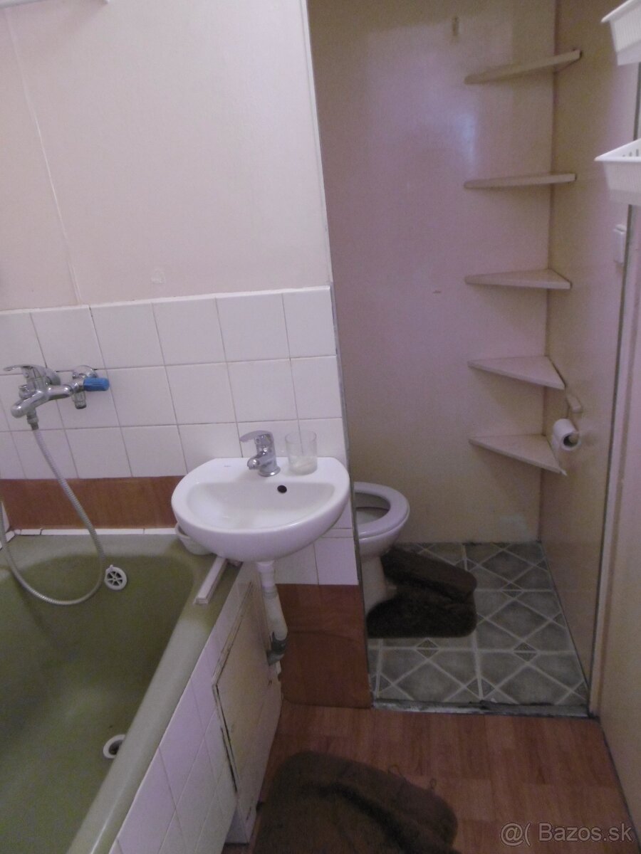 Prenájom 1.izbového bytu na IHNEĎ - 7