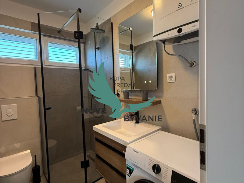 Zariadený apartmán s výhľadom na more len 300m od mora - 7