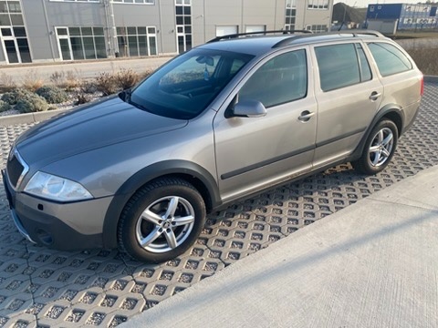 Škoda octavia 2 scout 2.0 TDI - 7