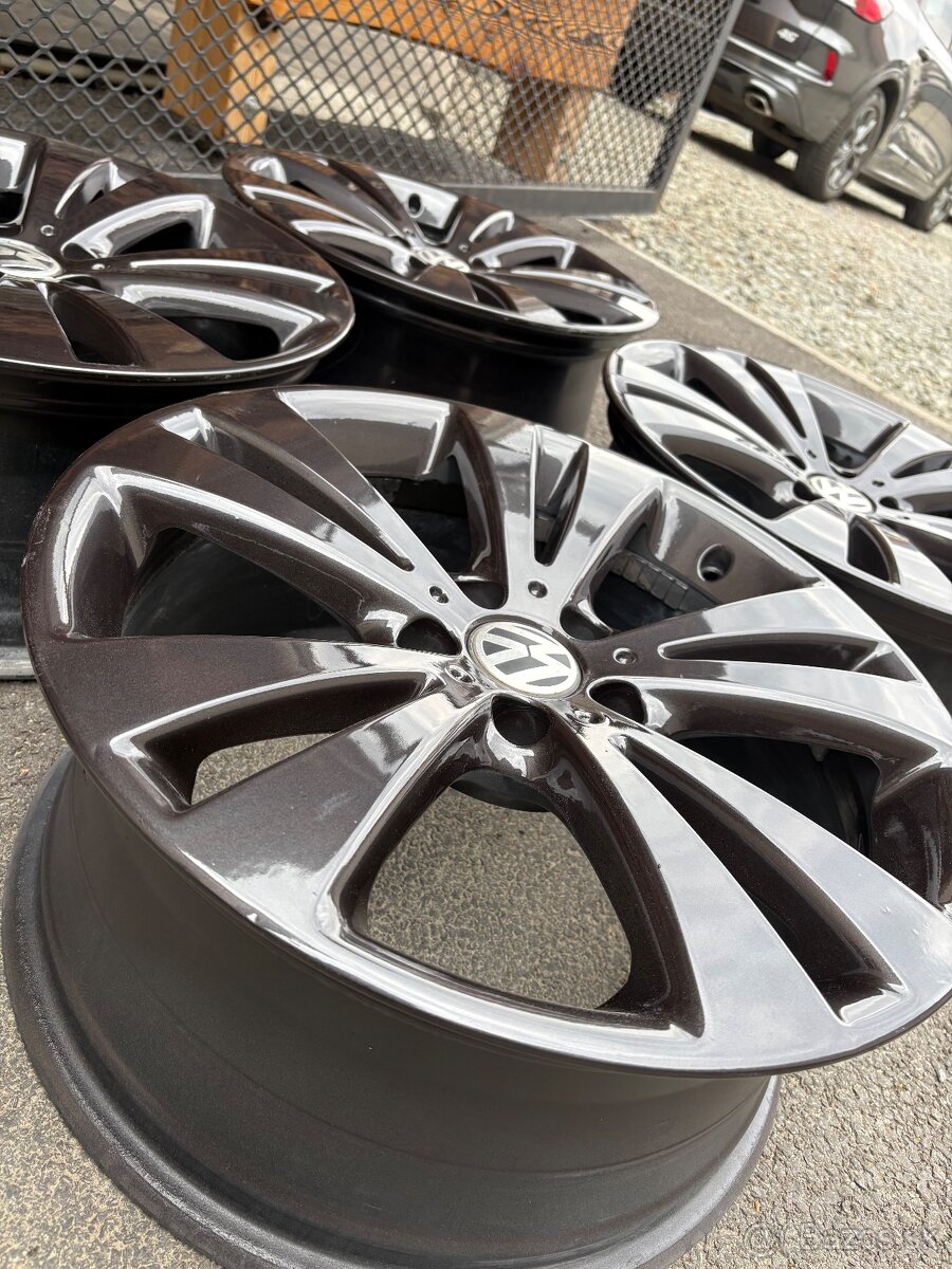 ZRENOVOVANE orig. VW R18 Chicago - 7