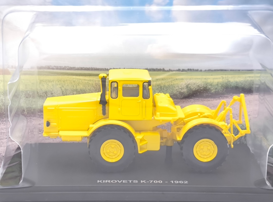 Kirovec K-700 1:43 - 7