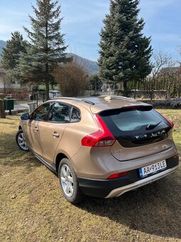 Predám Volvo V40 CC D2 A/T 1,6/84kW - 7
