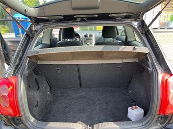 Toyota Auris 2010 2.2d - 7