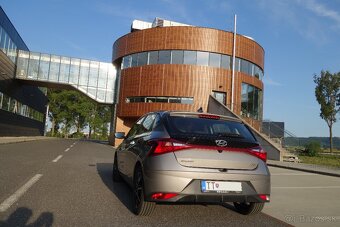Hyundai i20 / 1.0 T-GDI / 2021 / 33000 km / Family / záruka - 7