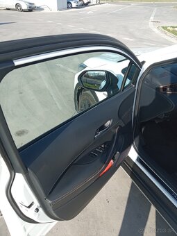 Toyota Corolla Combi 2.0 Hybrid Trek e-CVT - 7