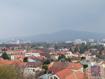 NA PREDAJ 3 IZBOVÝ BYT S VÝHĽADOM NA NITRU, GARÁŽ, BALKÓNY - 7