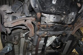 VW T5 2,5 tdi SYNCRO 4 X 4 Transporter Mulivan na diely - 7