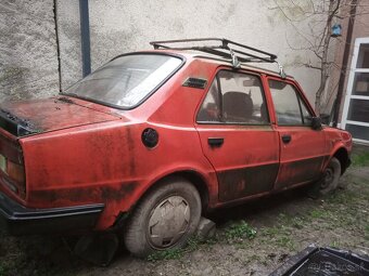 Škoda 120L - 7