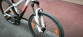 Predám horský bicykel Giant Terrago 3,kolesá 26 - 7