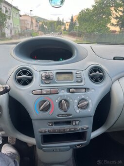 Toyota Yaris 1.0 VVT-i - 7