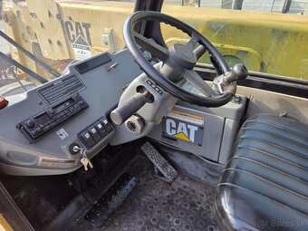 Teleskopický manipulátor CATERPILLAR TH62 - 7