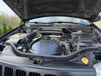 Predám/vymenim jeep 3.7 laredo 157kW.  2007/10 - 7