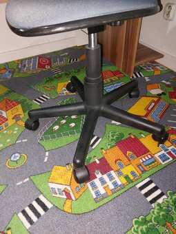 Stôl a stolička - 7