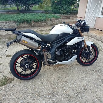 Triumph Speed Triple 1050 - 7