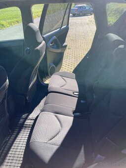 Toyota RAV4 2.2 D-4D - 7