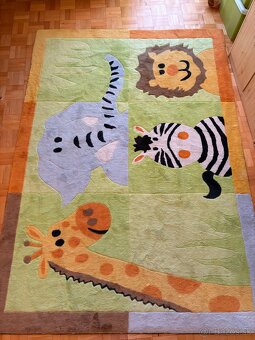 Stolička + koberec + svietidlá - 7