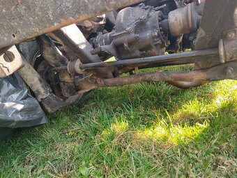 Mám napredaj dieli aro - 7