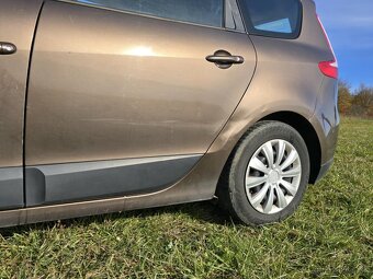 Predám Renault Megane Scénic - 7