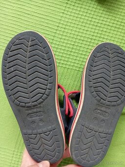 Crocs - 7
