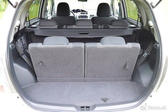 Toyota Verso 1.6i - 7 míst ,NAVI, kamera ,bez koroze - 7