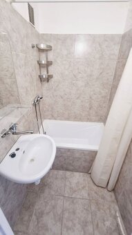 Rezervované - Čiastočne zrekonštruovaný bytík s loggiou - 7