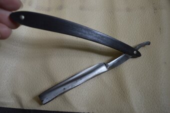 predam - starozitna britva Colley & Co., - 7