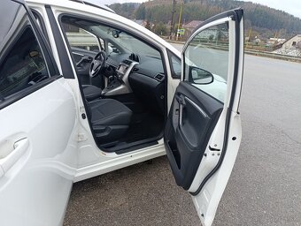 Toyota Verso 2,2 D-CAT - 7