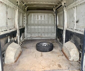 PEUGEOT BOXER 2,2 HDi; 3-miestny - 7