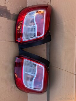PREDNÉ A ZADNÉ SVETLA DACIA SANDERO ORIGINAL - 7