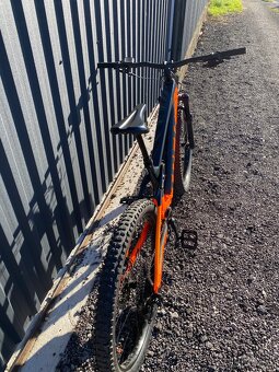 Predám karbonový celoodpružený elektrobicykel veľkosť L - 7