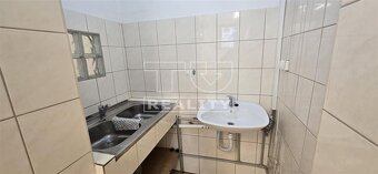 PREDAJ priestorov v priamom centre Banskej Bystrice -... - 7