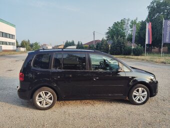 Volkswagen Touran benzín - 7