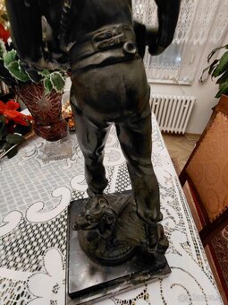 . SOCHA NA MRAMOR. PODSTAVCI - 7