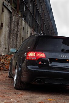 Audi RS4 avant b7 - 7
