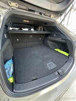 TOYOTA COROLLA COMBI 1.8 HYBRID - 7