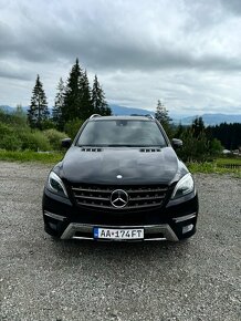 Mercedes-Benz 350 - 7