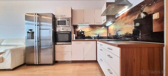 PEKNÝ KLIMATIZOVANÝ 2i. BYT 55 m2 S PARKOVANÍM V BRATISLAVE. - 7