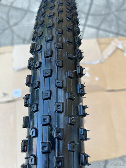 MTB plaste Bontrager XR2 29x2.00 - 7