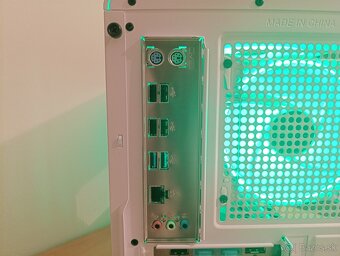 E5 2680V4,Vega 56 8GB, 32GB RAM, Herný počítač - 7
