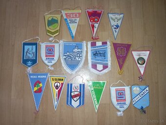 Predám zbierku starých vlajočiek, práporkov - 7