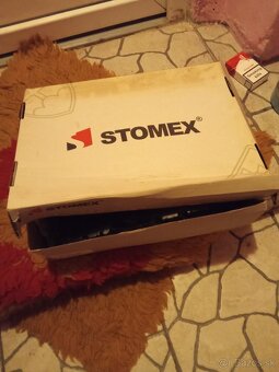 Predám  pracovnú  obuv veľkosť 44 - 7