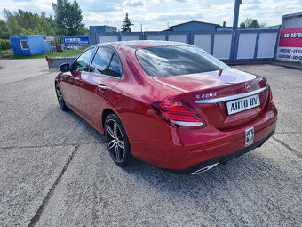 Mercedes-Benz E trieda Sedan 220 d 4MATIC A/T - 7