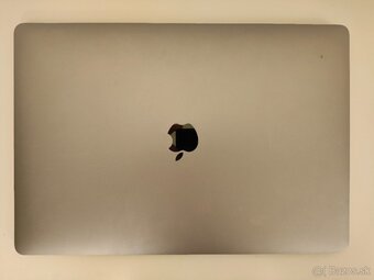Apple MacBook Pro 15 (2018) | Intel Core i7 • 16 GB RAM • 25 - 7
