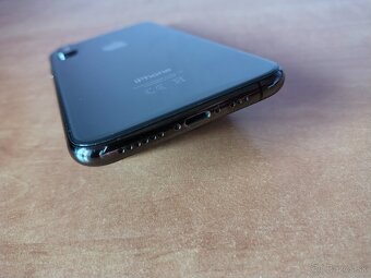 iPhone XS 64 GB – 120 € (dohoda možná)
 - 7