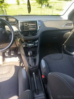 Peugeot 208 - 7