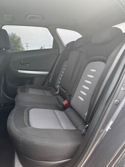 KIA CEED SW 1,6 CRDI / AUTOMAT - 7