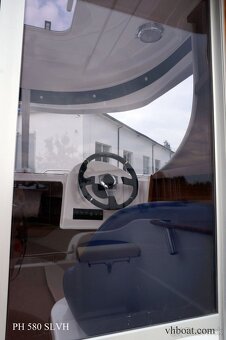 Motorová kajutová loď PH 580 - 7